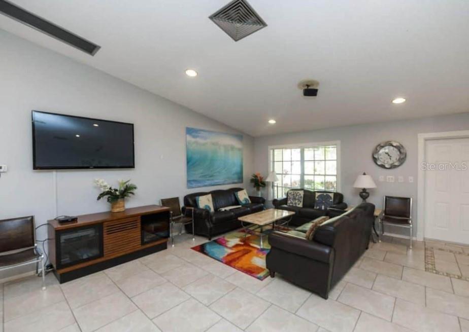 Image 11 of 44 For 4001 Oakhurst Drive 3119