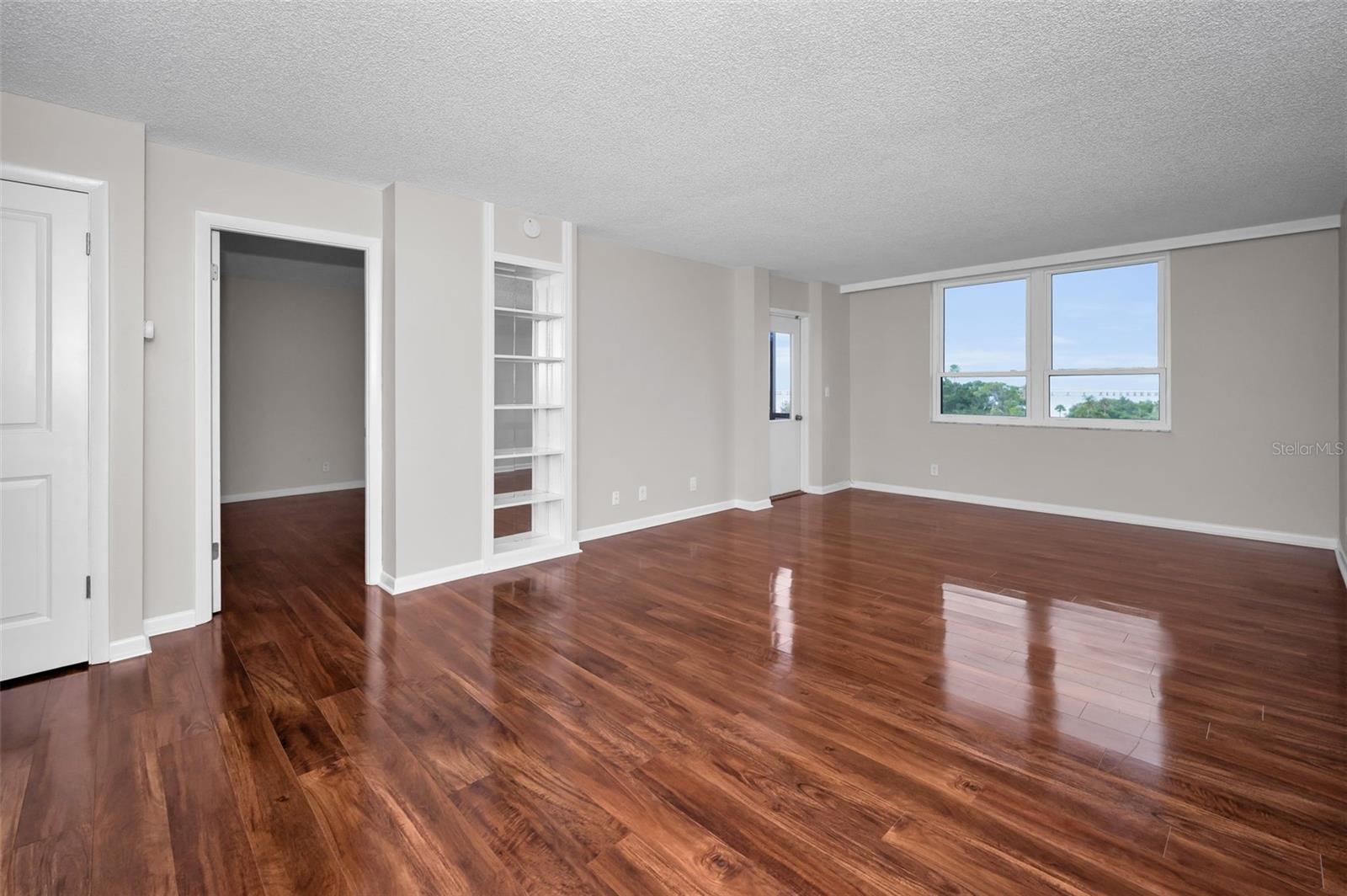 Image 28 of 96 For 2620 Cove Cay Drive 506