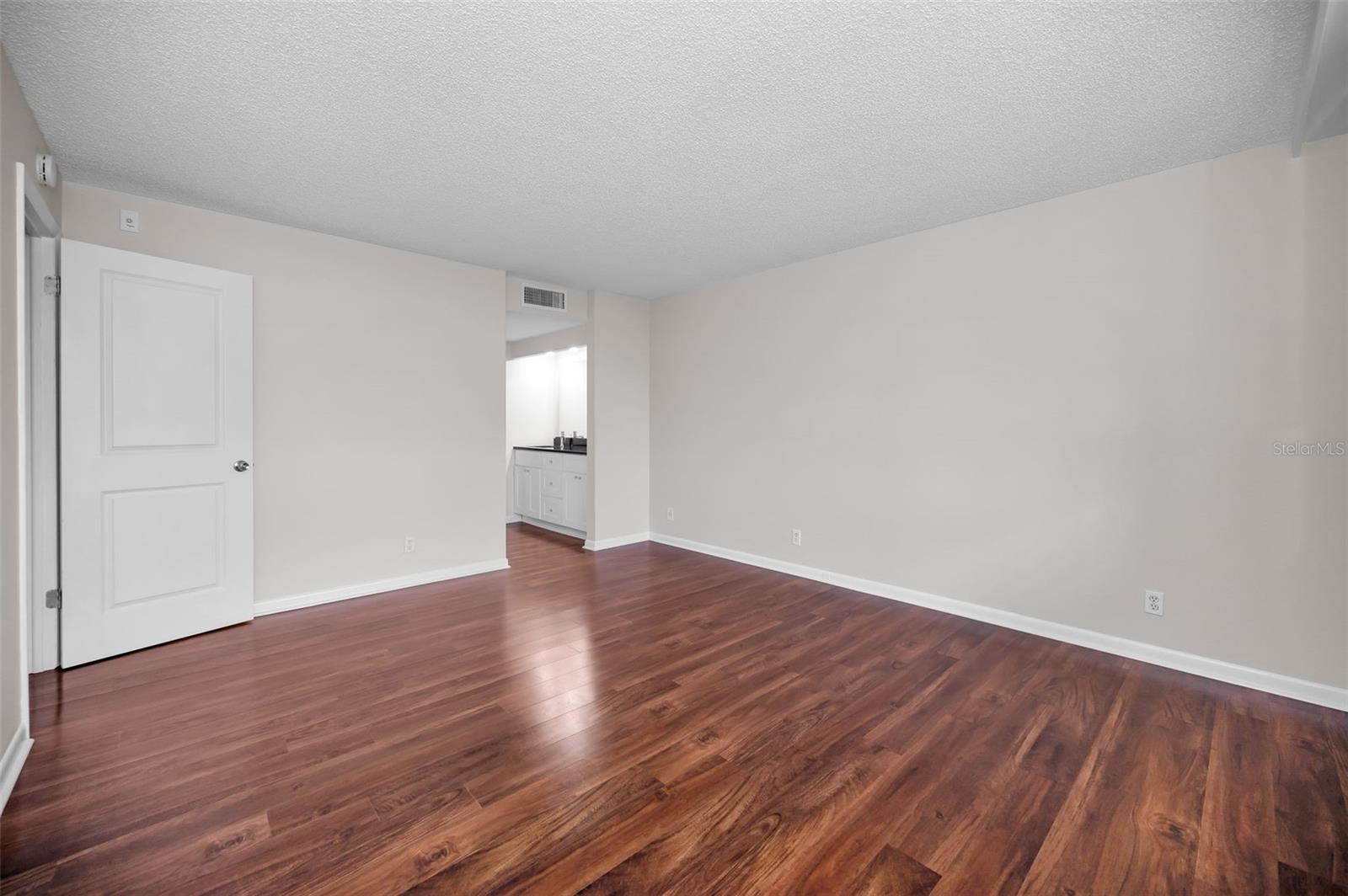 Image 43 of 96 For 2620 Cove Cay Drive 506