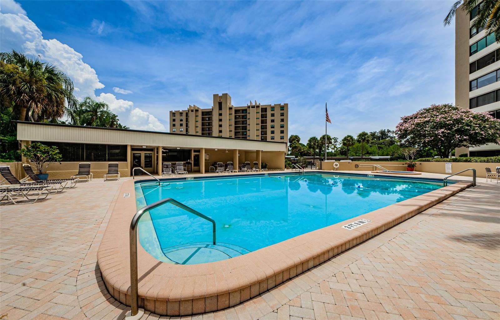 Image 70 of 96 For 2620 Cove Cay Drive 506