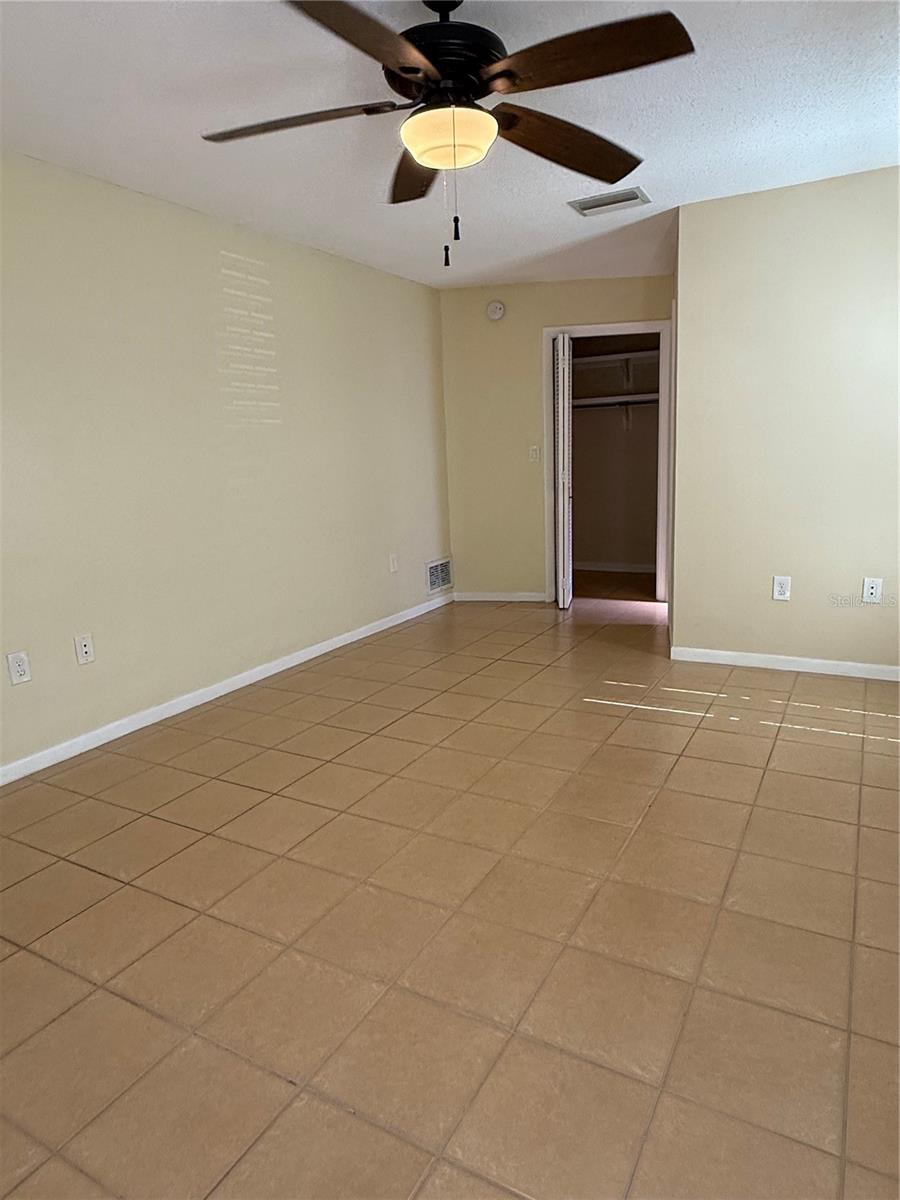 Image 24 of 48 For 1390 Ventnor Avenue
