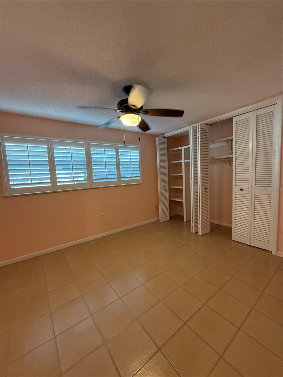 Image 32 of 48 For 1390 Ventnor Avenue