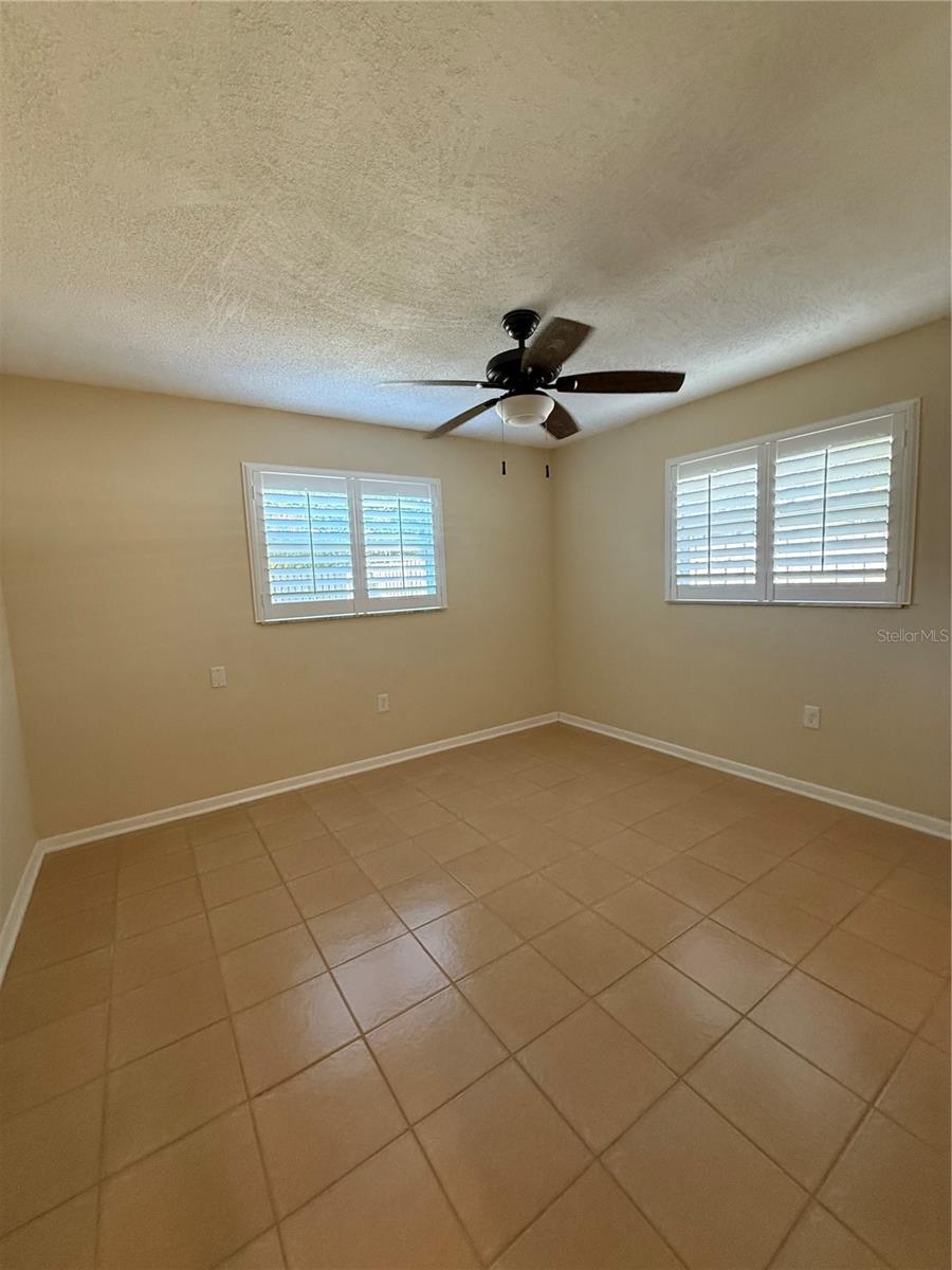 Image 33 of 48 For 1390 Ventnor Avenue