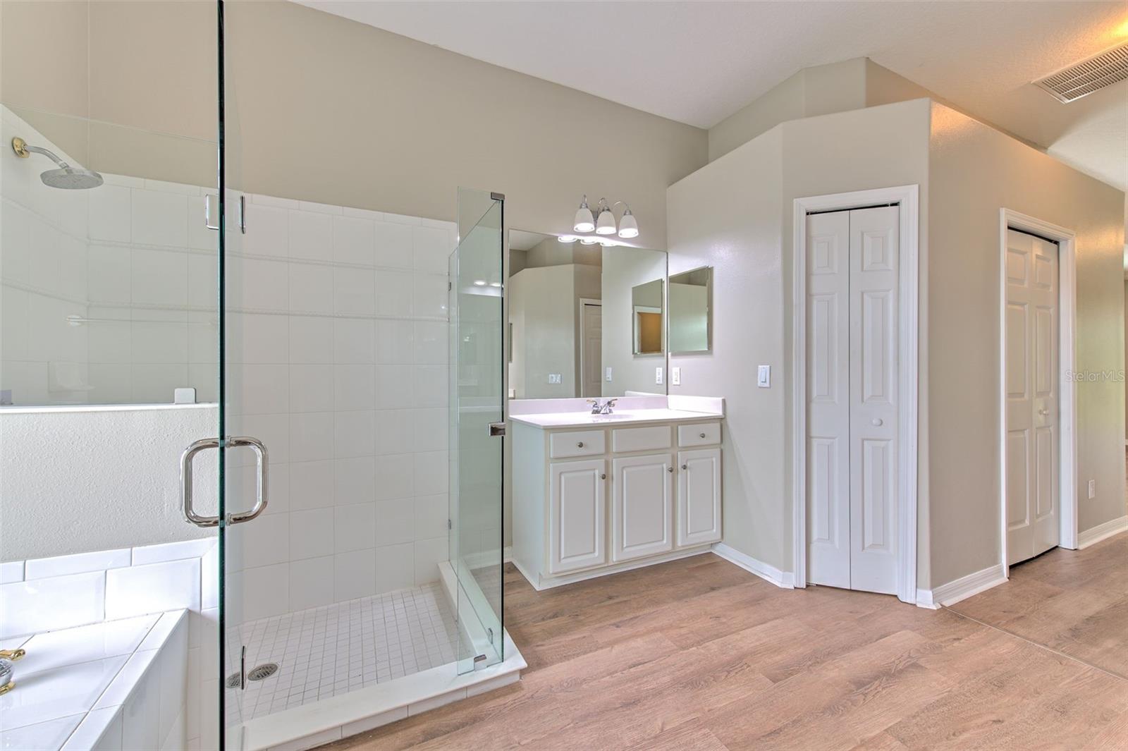 Image 23 of 77 For 4812 Walnut Ridge Road