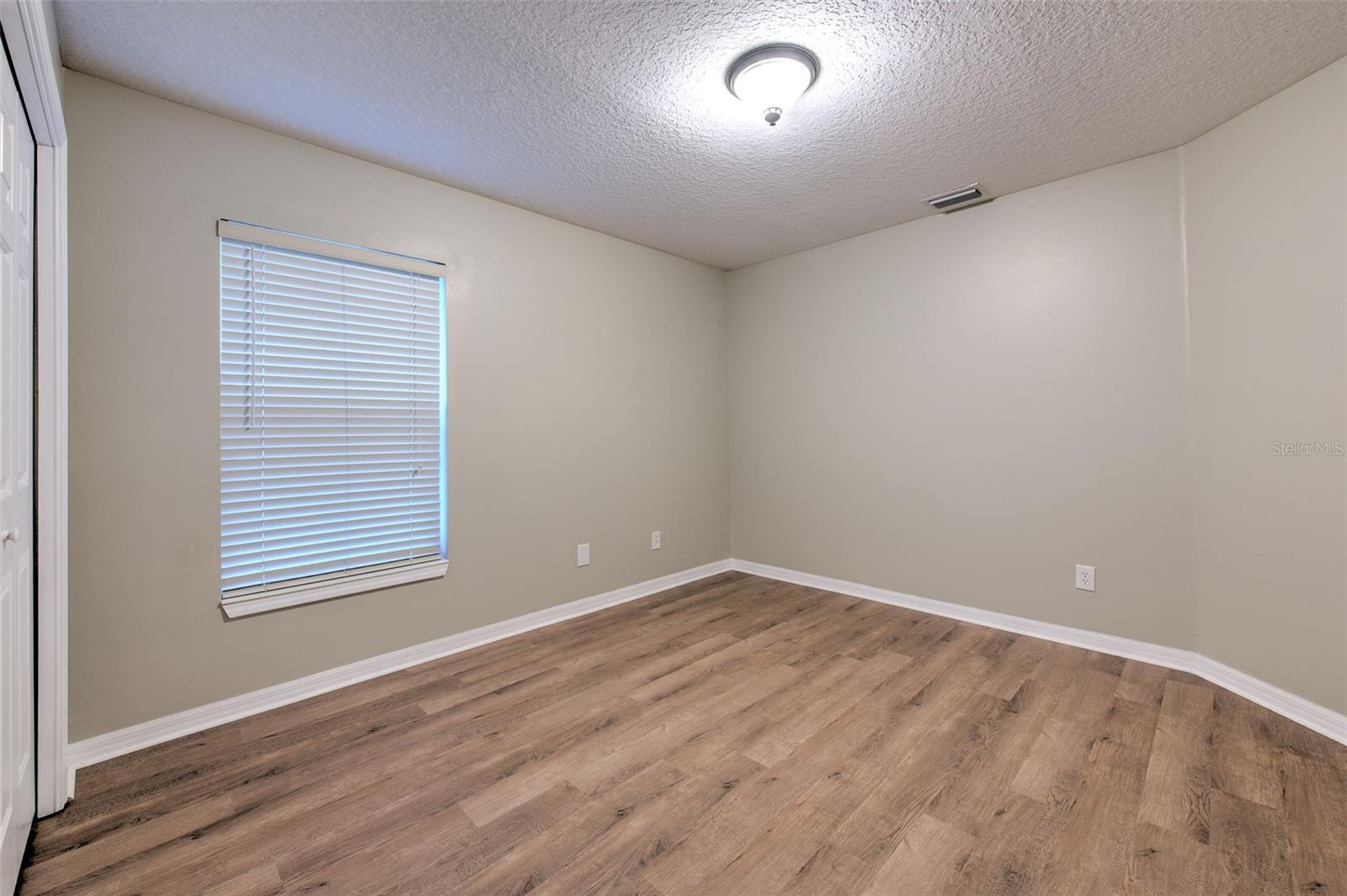 Image 32 of 77 For 4812 Walnut Ridge Road