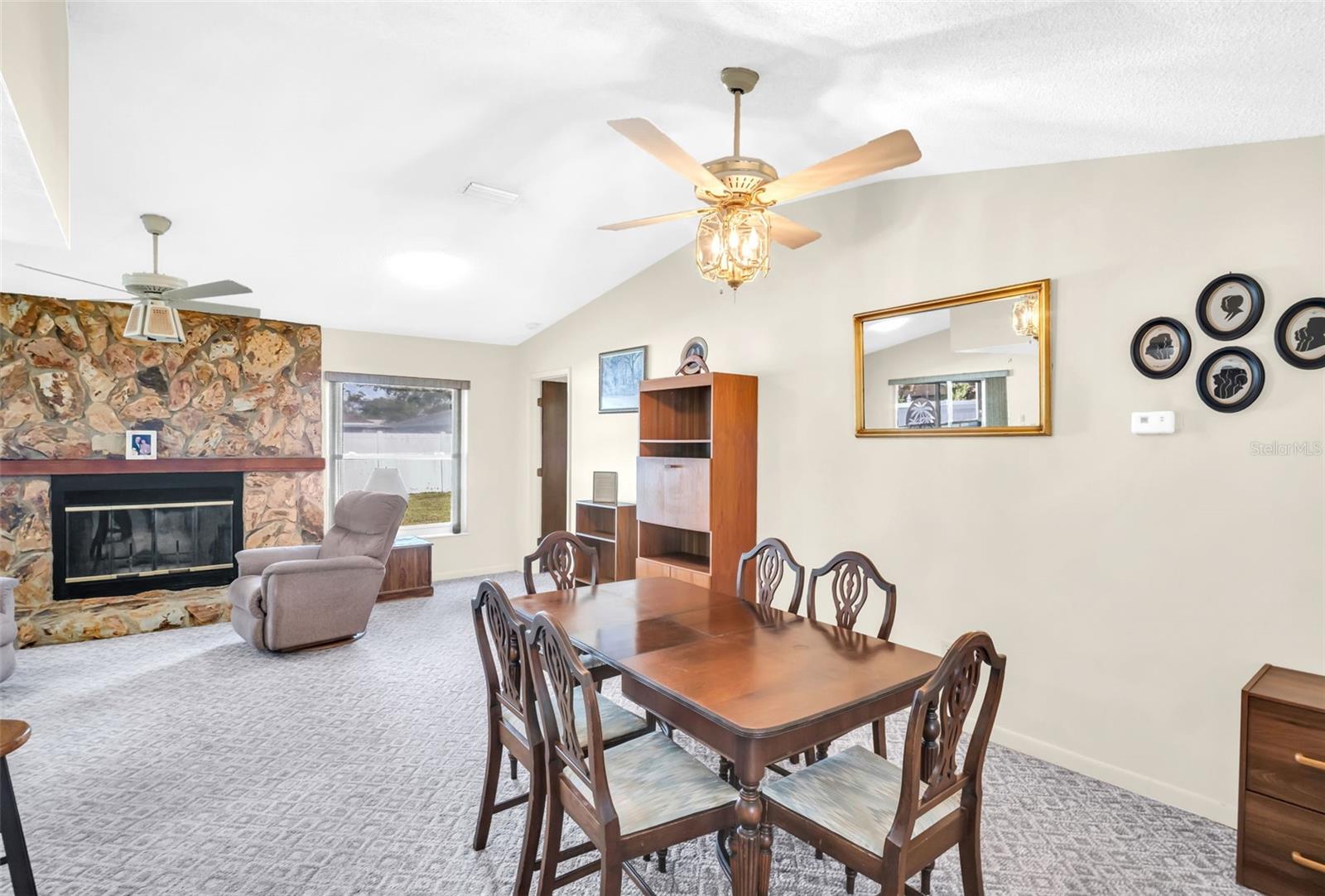 Listing photo id 13 for 346 Cherry Laurel Drive