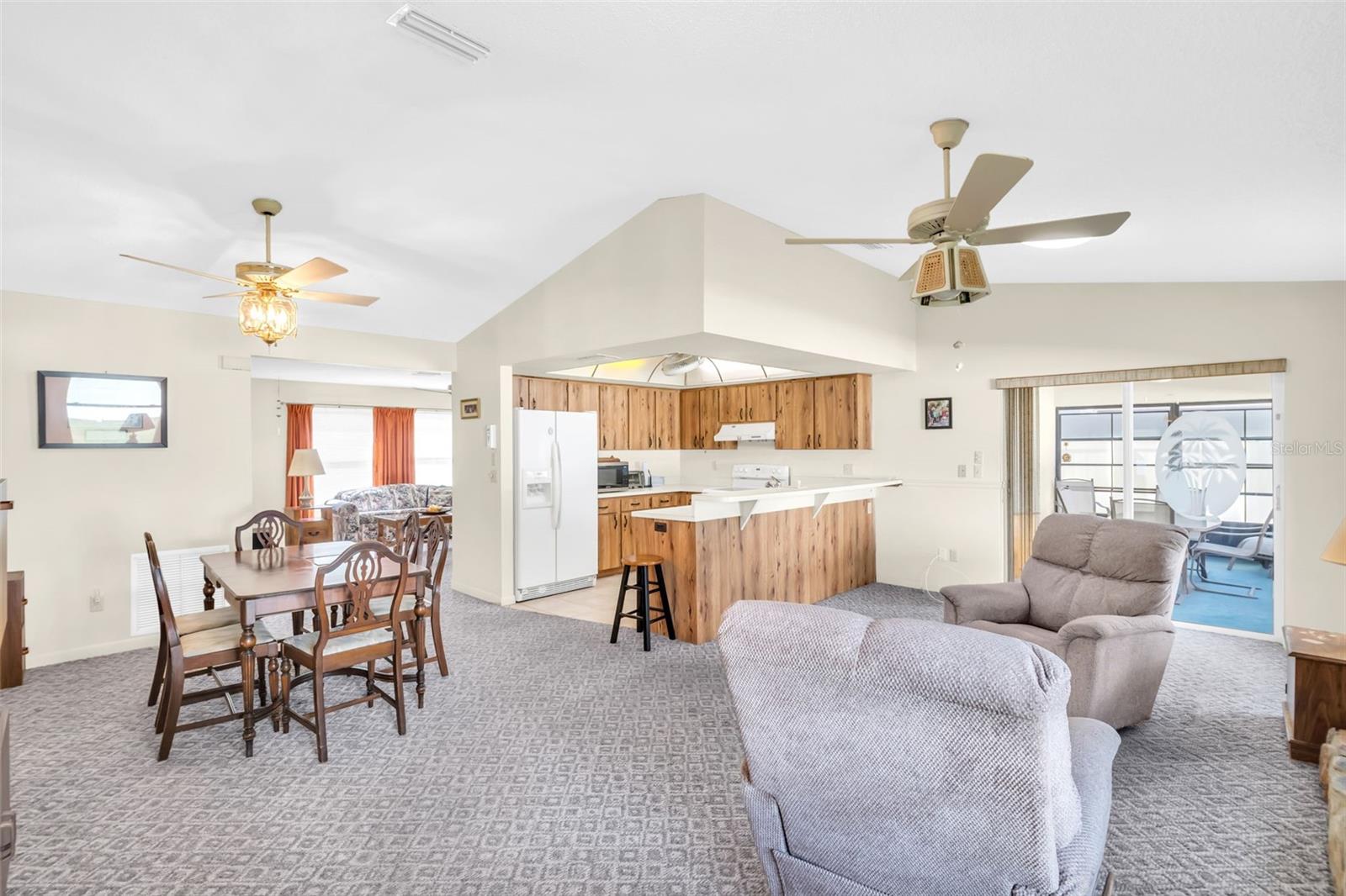 Listing photo id 14 for 346 Cherry Laurel Drive