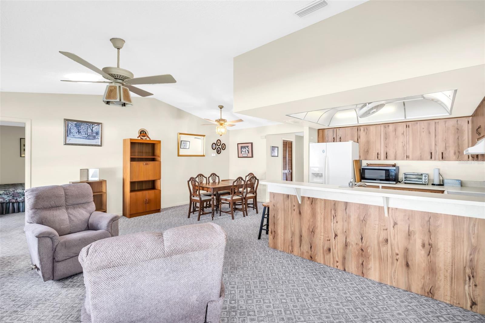 Listing photo id 15 for 346 Cherry Laurel Drive