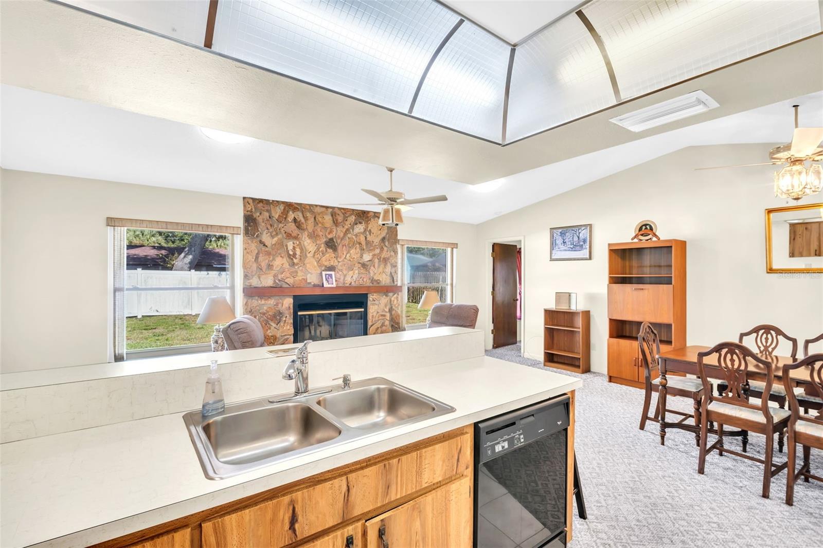 Listing photo id 17 for 346 Cherry Laurel Drive