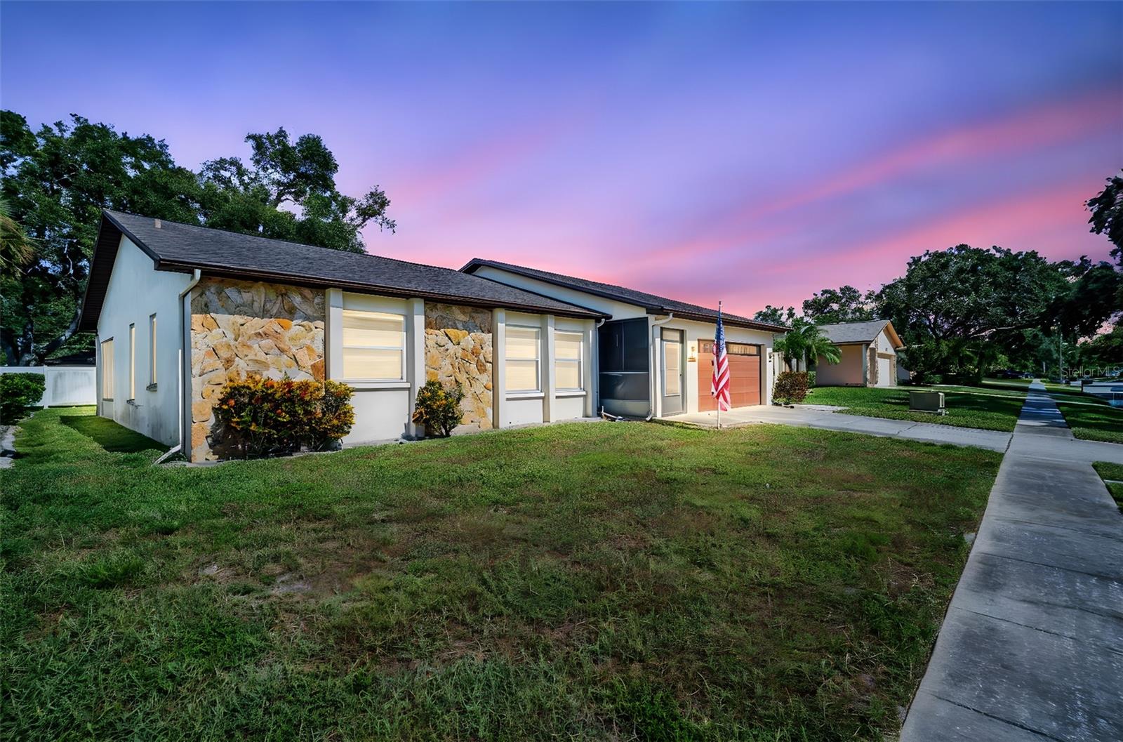 Listing photo id 1 for 346 Cherry Laurel Drive