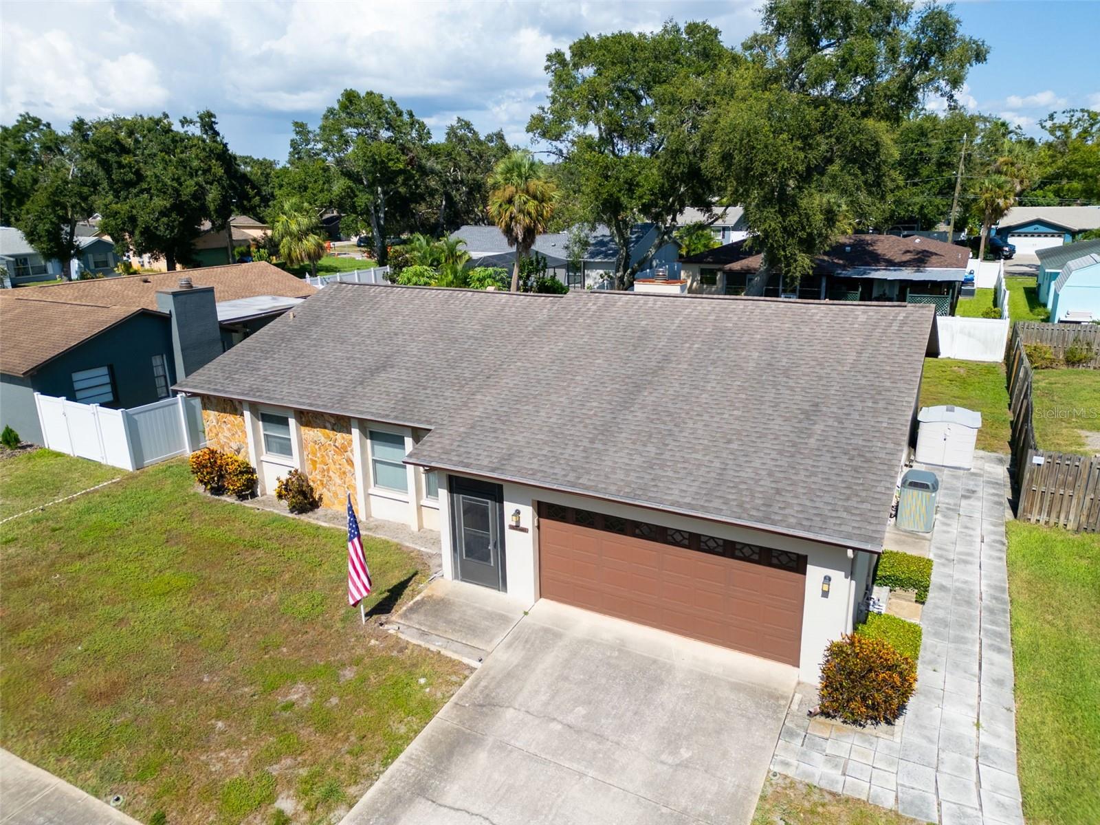 Listing photo id 4 for 346 Cherry Laurel Drive
