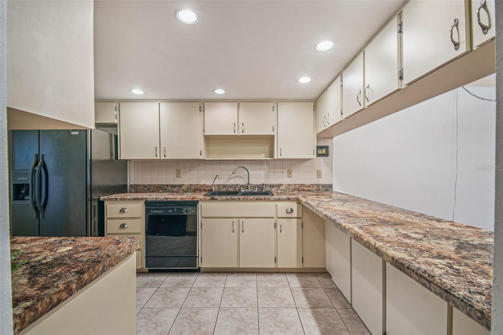 Image 11 of 69 For 7614 Radcliffe Circle B106