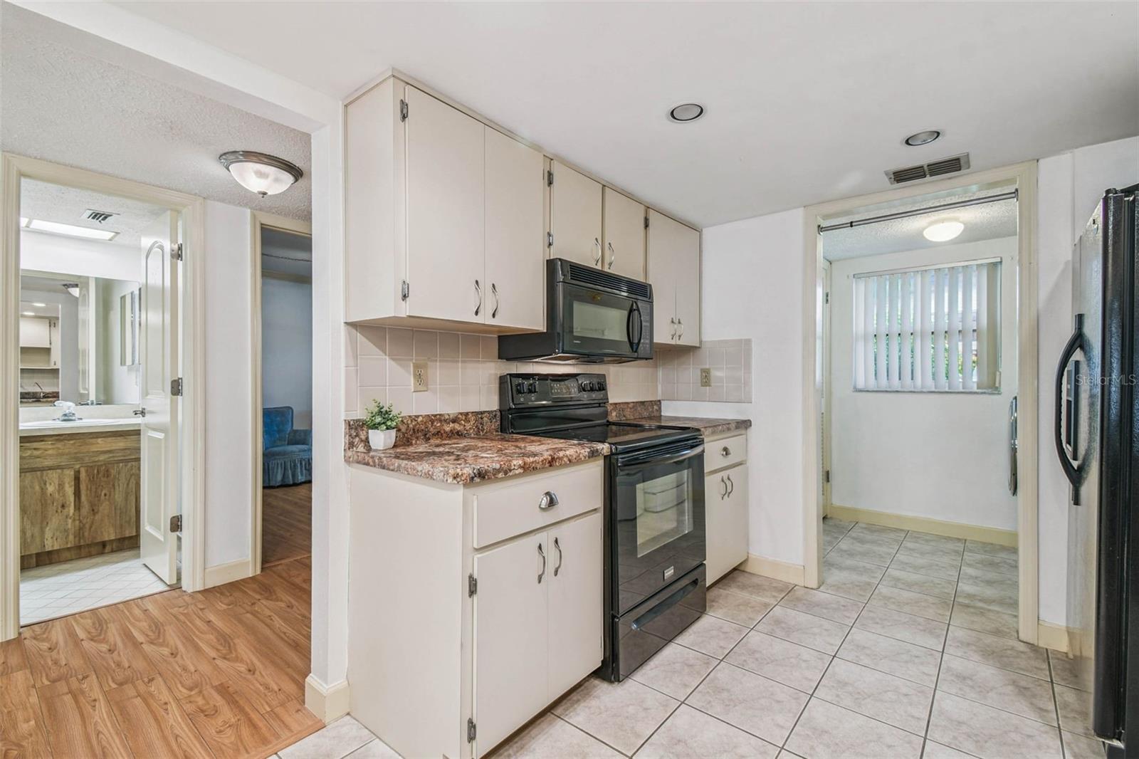 Image 15 of 69 For 7614 Radcliffe Circle B106