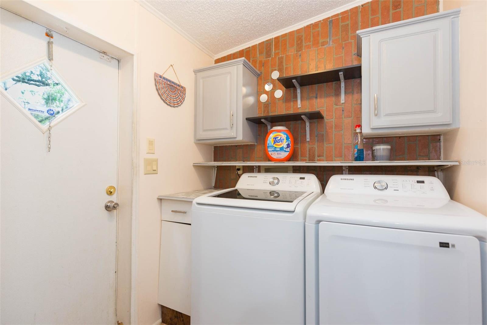 Image 12 of 53 For 9117 Wood Terrace Drive