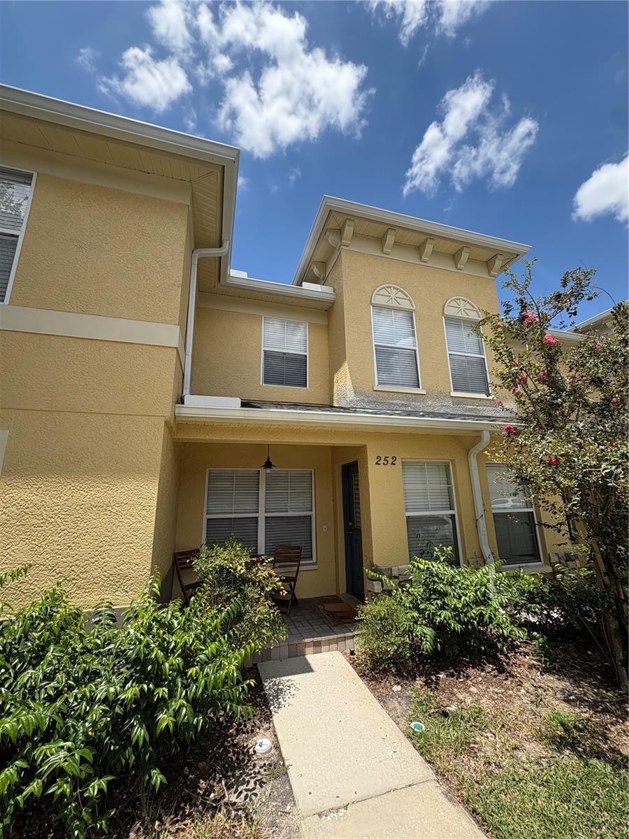 Details for 252 Castlekeeper Place, VALRICO, FL 33594