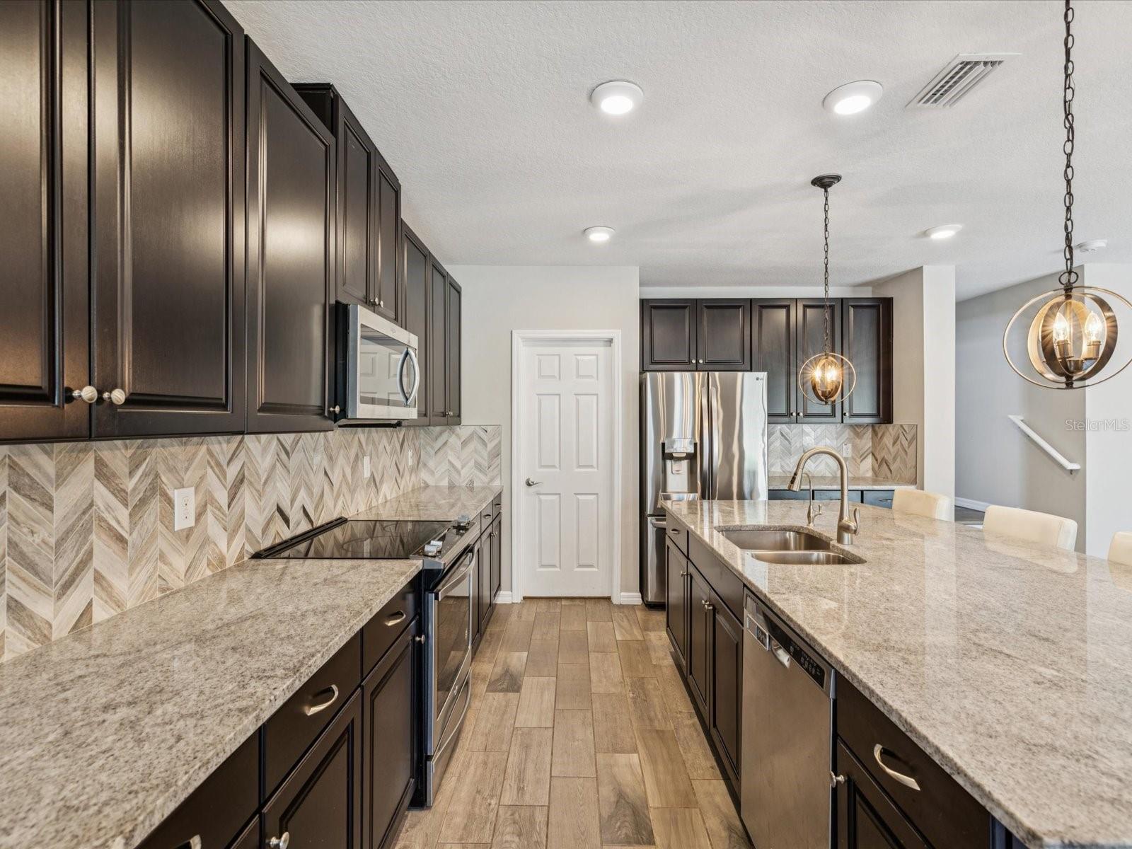 Listing photo id 13 for 5274 Turtle Bay Drive