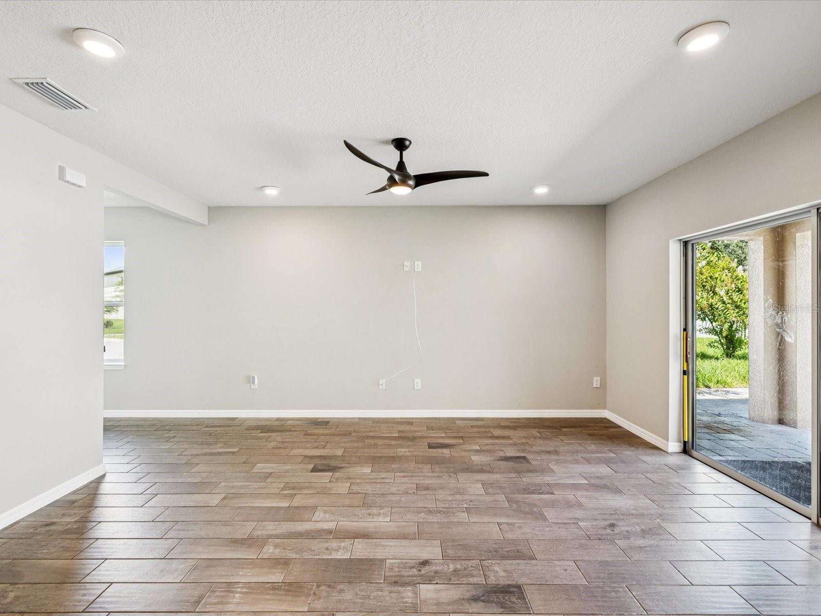 Listing photo id 20 for 5274 Turtle Bay Drive