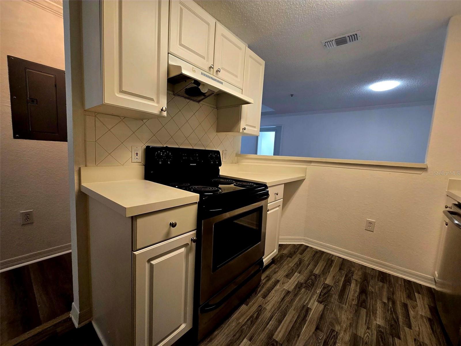 Image 4 of 17 For 18001 Richmond Place Drive 132
