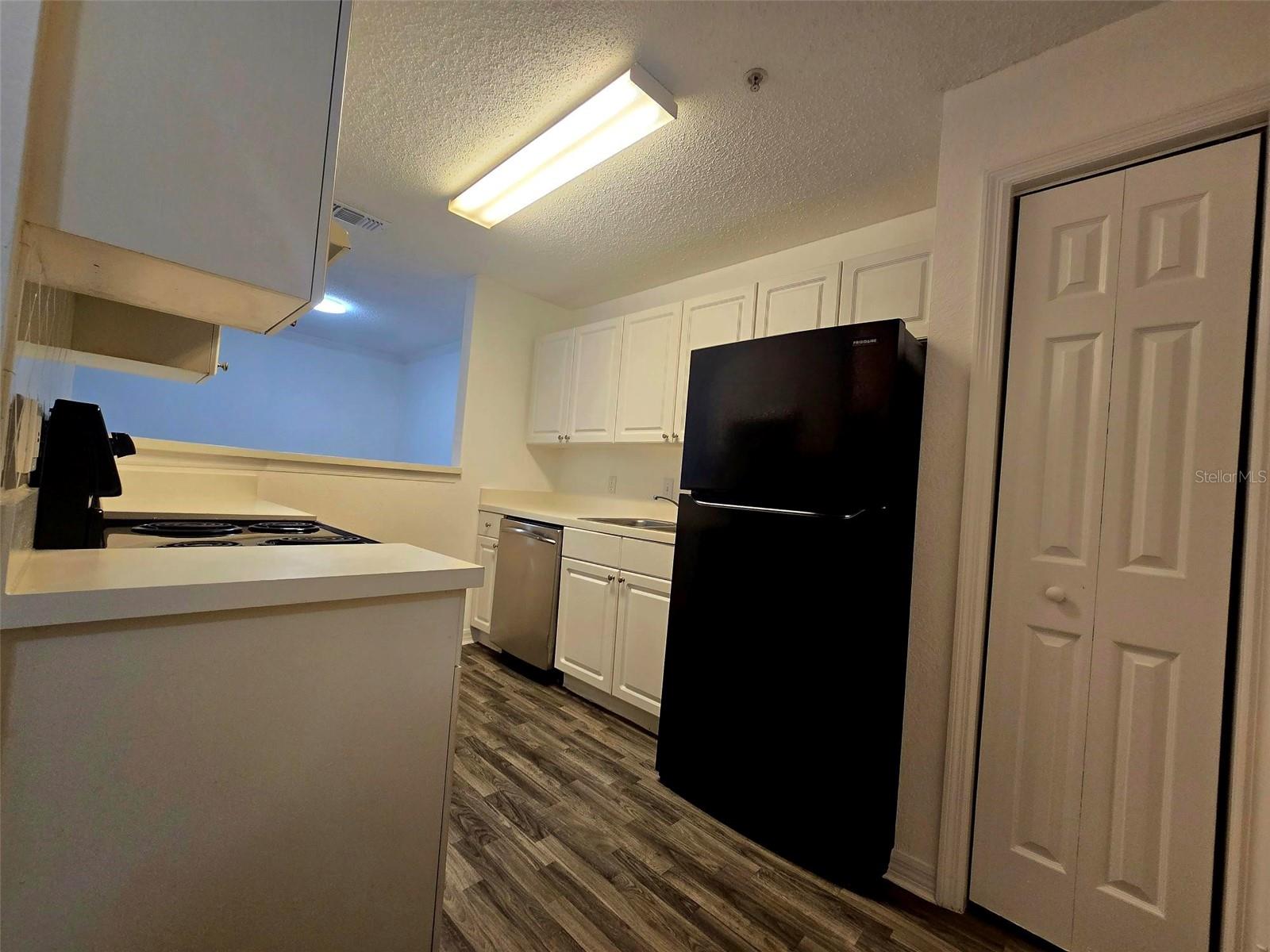 Image 5 of 17 For 18001 Richmond Place Drive 132