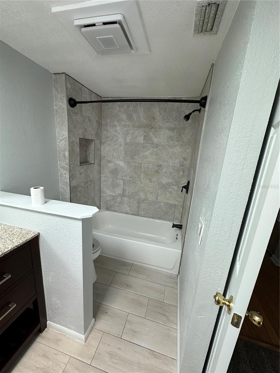 Image 13 of 21 For 7001 Baywood Court