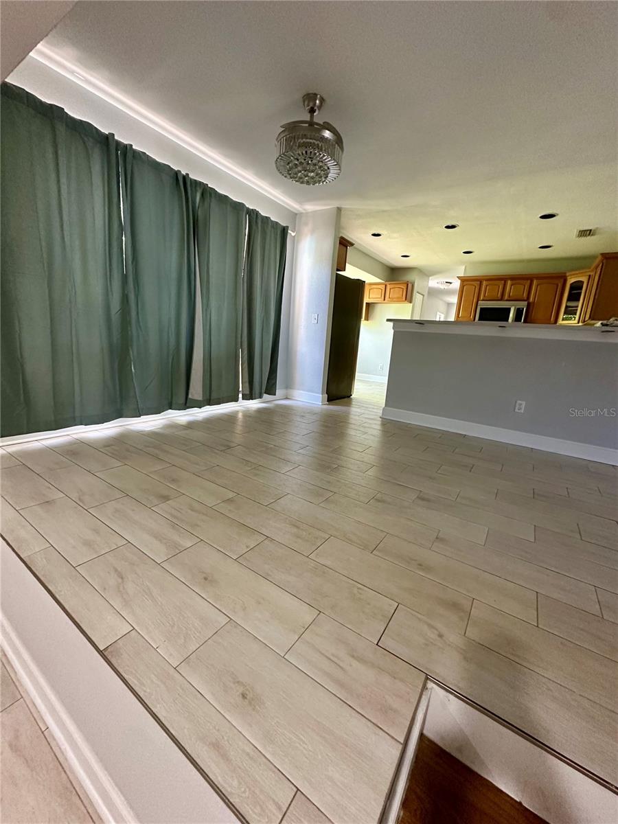 Image 18 of 21 For 7001 Baywood Court