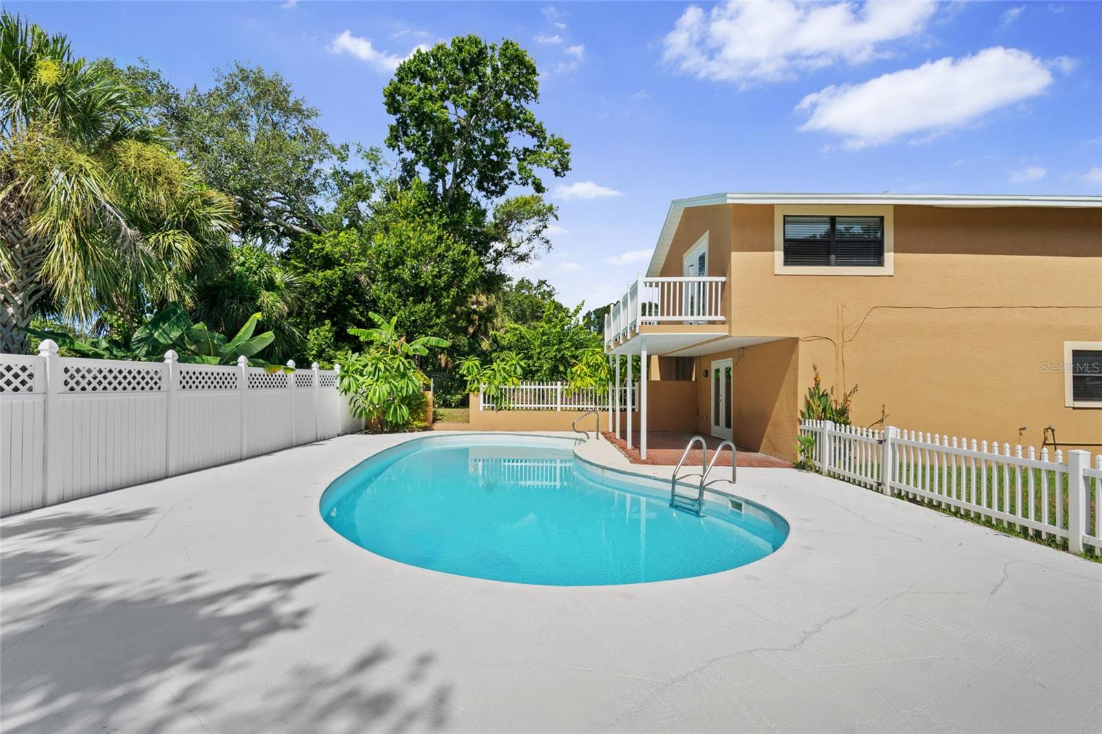 Image 23 of 25 For 7001 Baywood Court