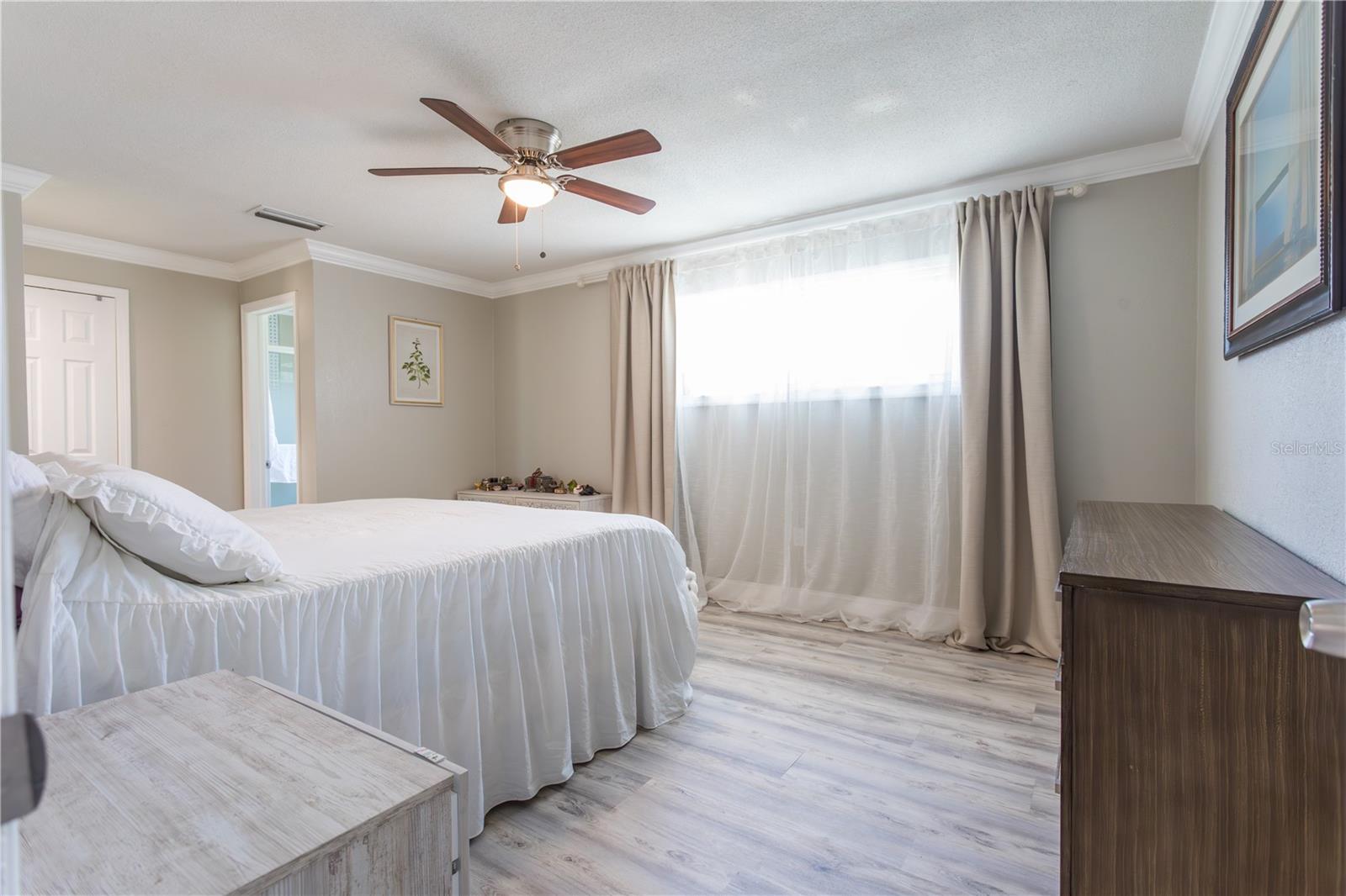 Image 31 of 63 For 2198 Oak Grove Drive