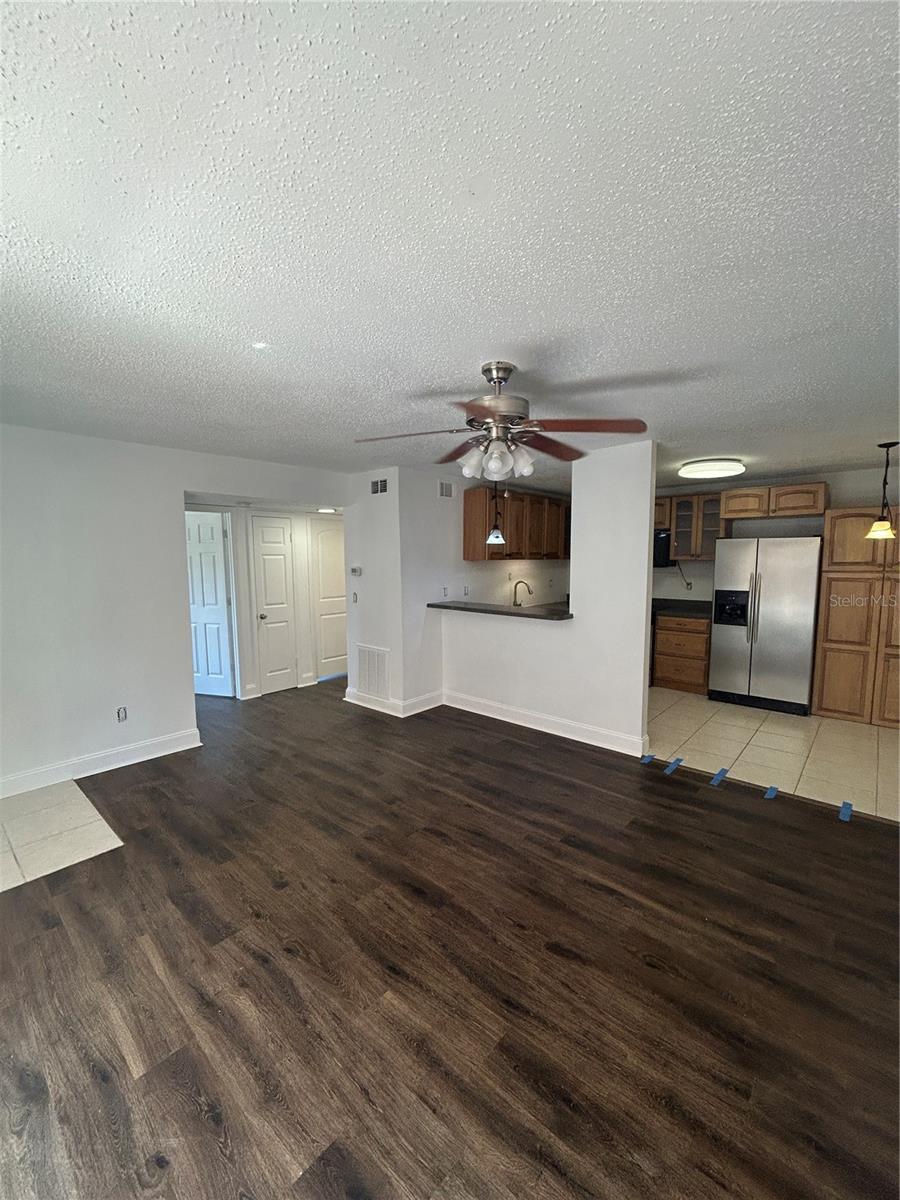 Image 6 of 17 For 21032 Voyager Boulevard 4