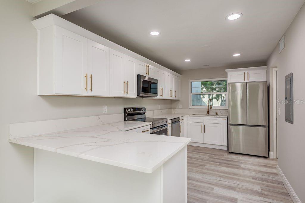 Image 16 of 71 For 2700 Bayshore Boulevard 505