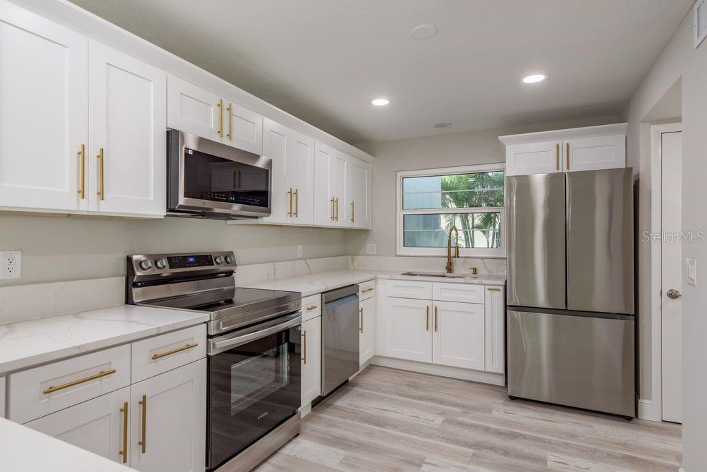 Image 17 of 71 For 2700 Bayshore Boulevard 505