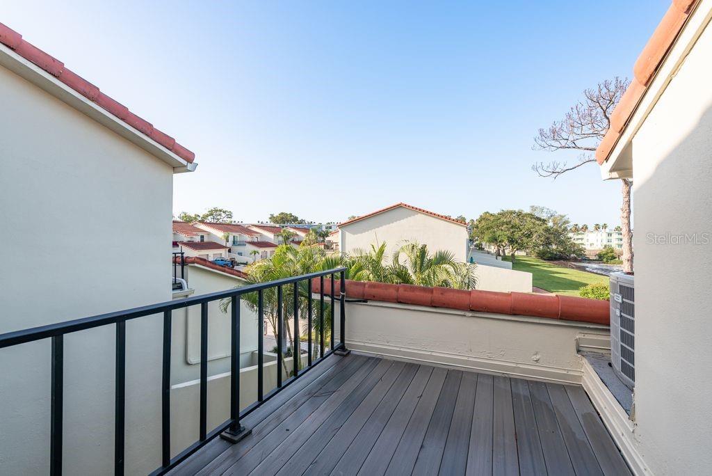 Image 32 of 71 For 2700 Bayshore Boulevard 505
