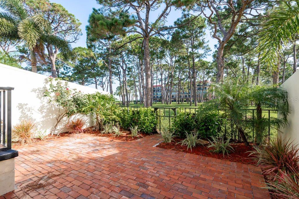 Image 35 of 71 For 2700 Bayshore Boulevard 505