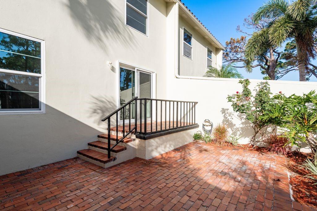 Image 38 of 71 For 2700 Bayshore Boulevard 505