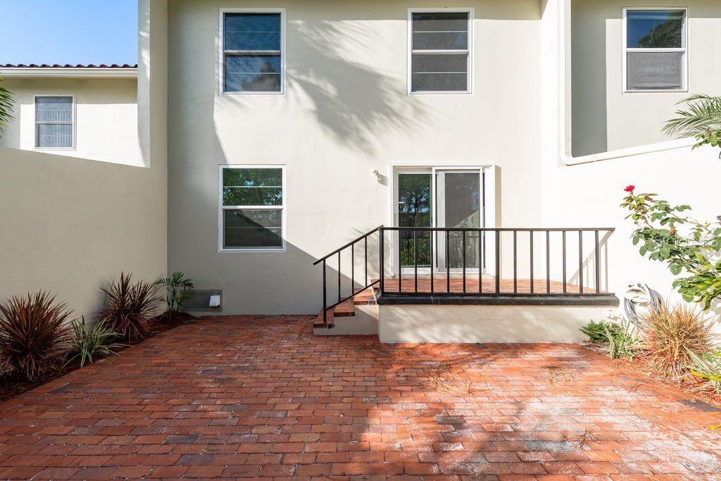 Image 65 of 71 For 2700 Bayshore Boulevard 505