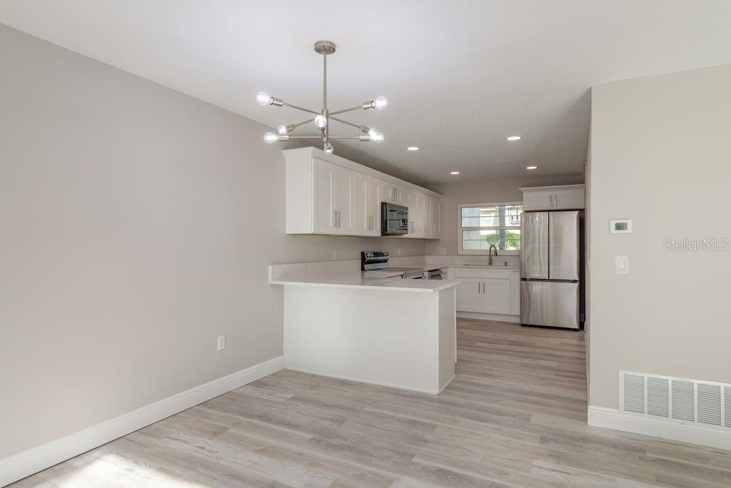 Image 11 of 64 For 2700 Bayshore Boulevard 531