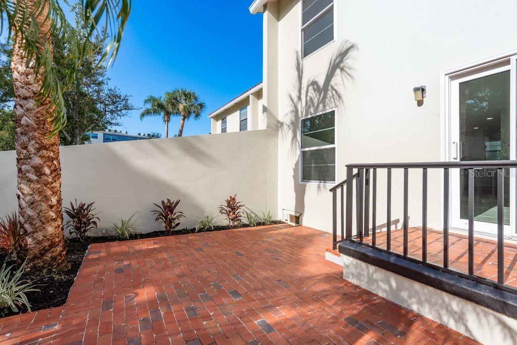 Image 32 of 64 For 2700 Bayshore Boulevard 531