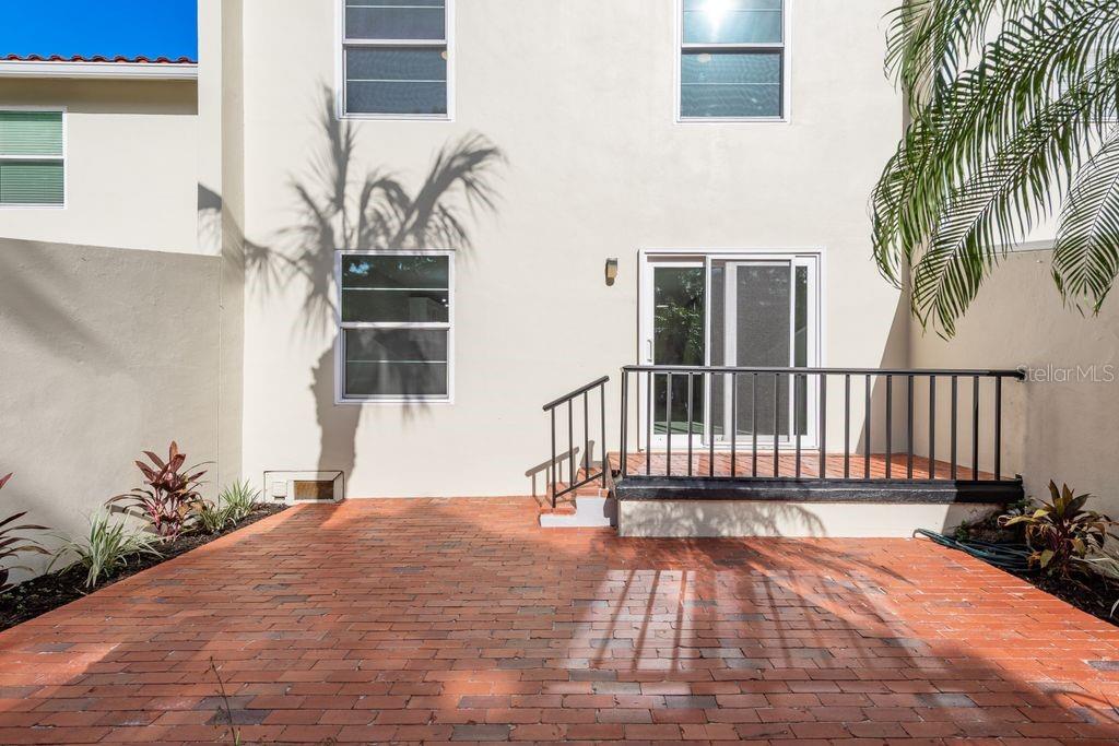 Image 33 of 64 For 2700 Bayshore Boulevard 531