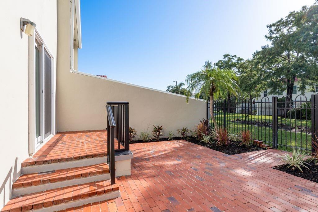Image 50 of 64 For 2700 Bayshore Boulevard 531
