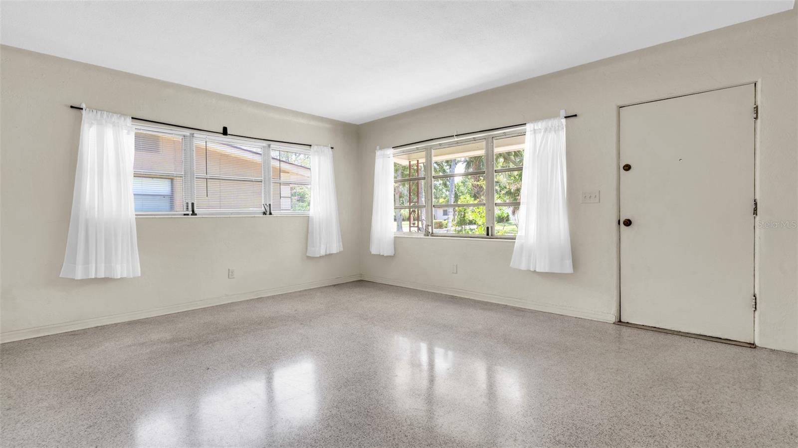 Image 4 of 26 For 1209 Alcazar Way S