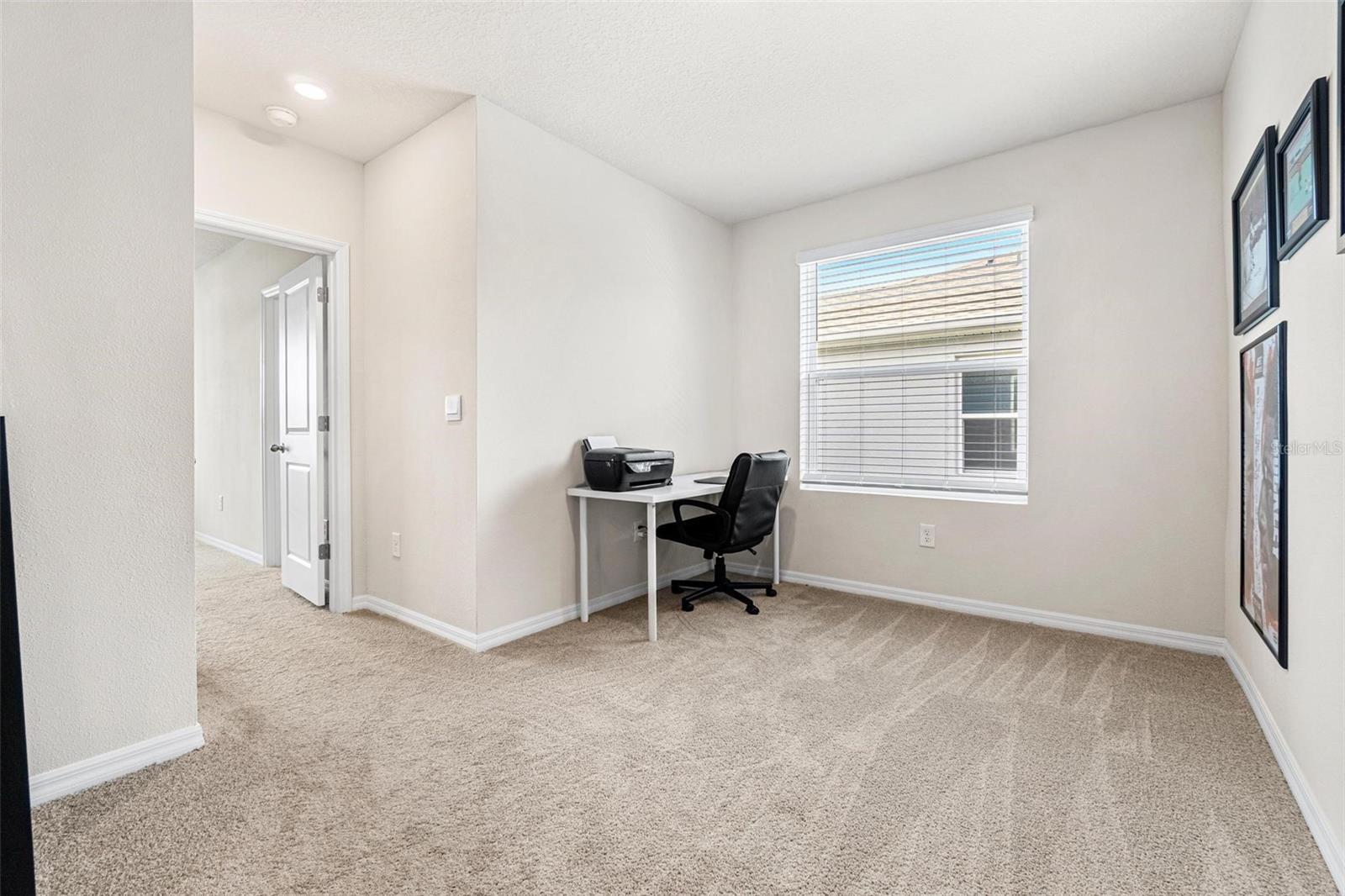 Image 23 of 35 For 829 Horizon Way
