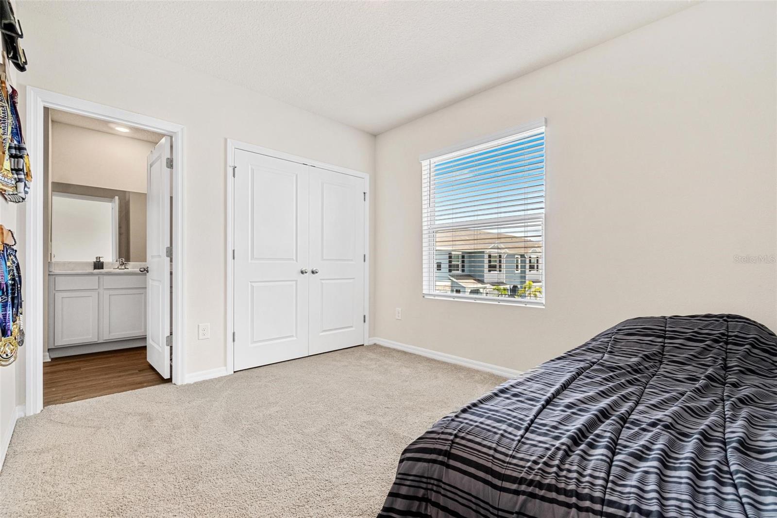 Image 25 of 35 For 829 Horizon Way