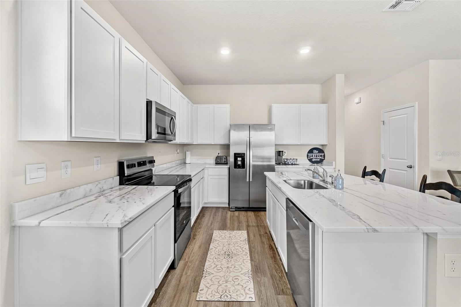 Image 9 of 35 For 829 Horizon Way