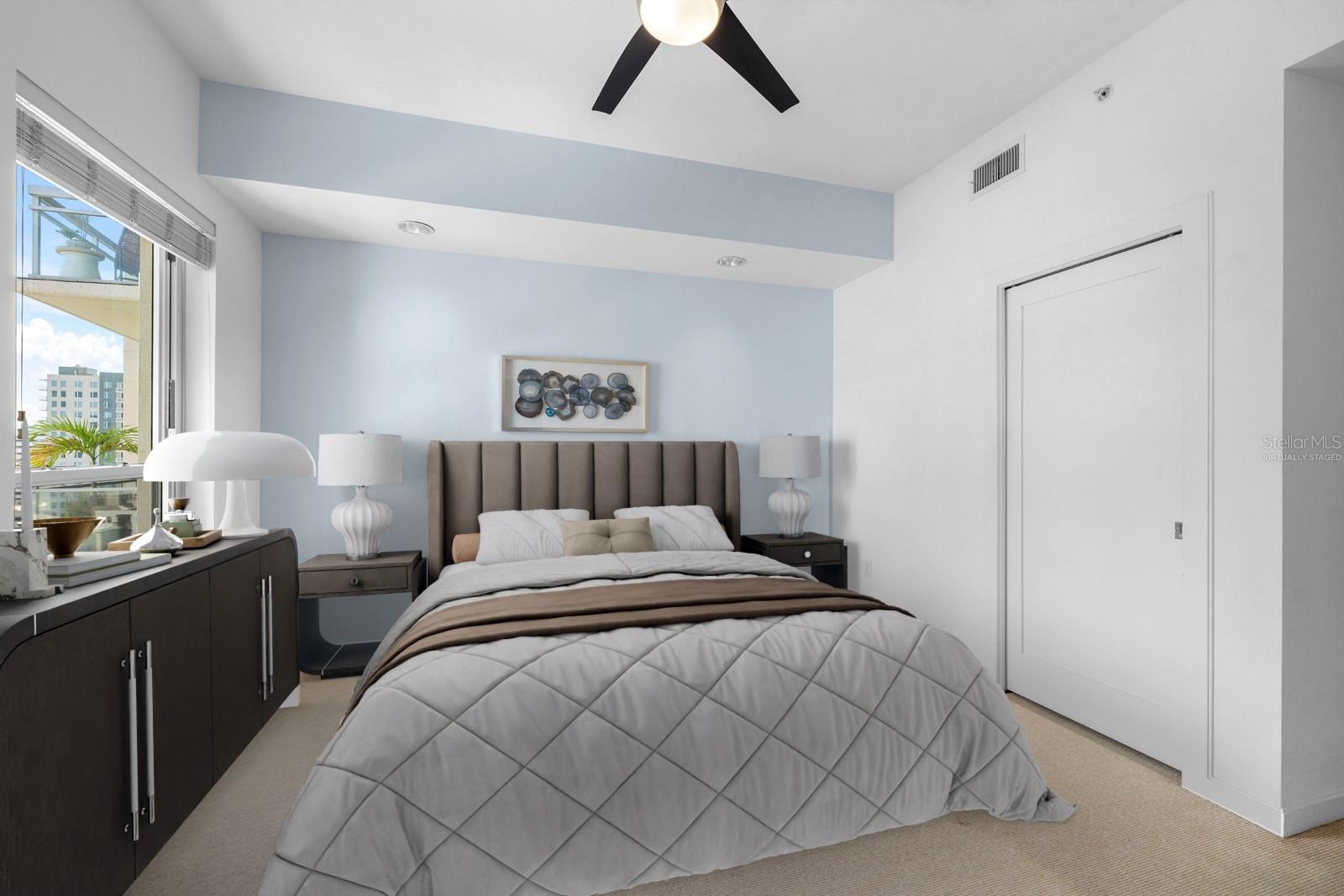 Image 11 of 39 For 400 4th Avenue S 1001