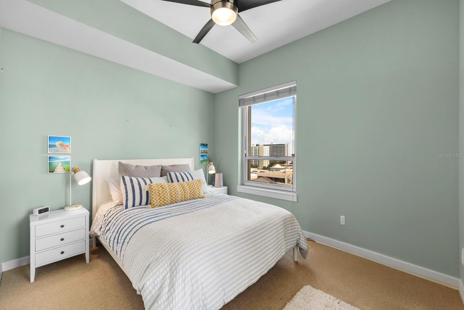 Image 13 of 39 For 400 4th Avenue S 1001
