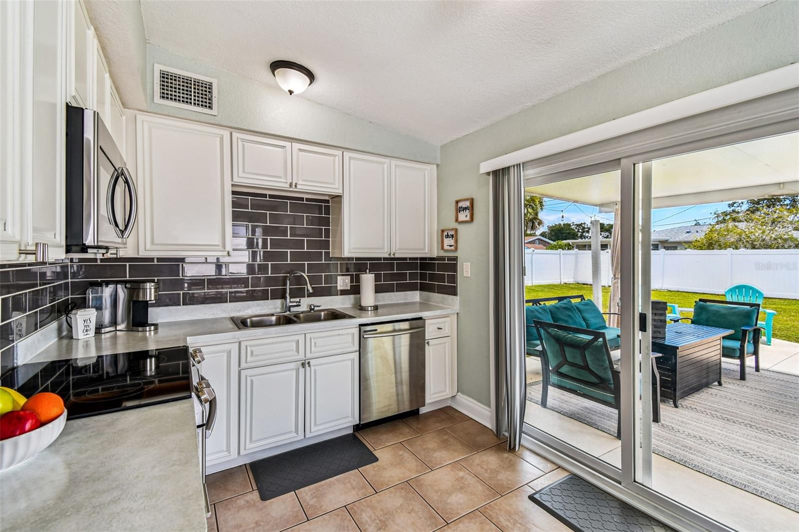 Image 10 of 51 For 10944 106th Avenue