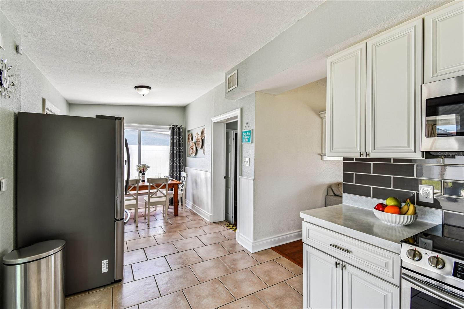 Image 11 of 51 For 10944 106th Avenue