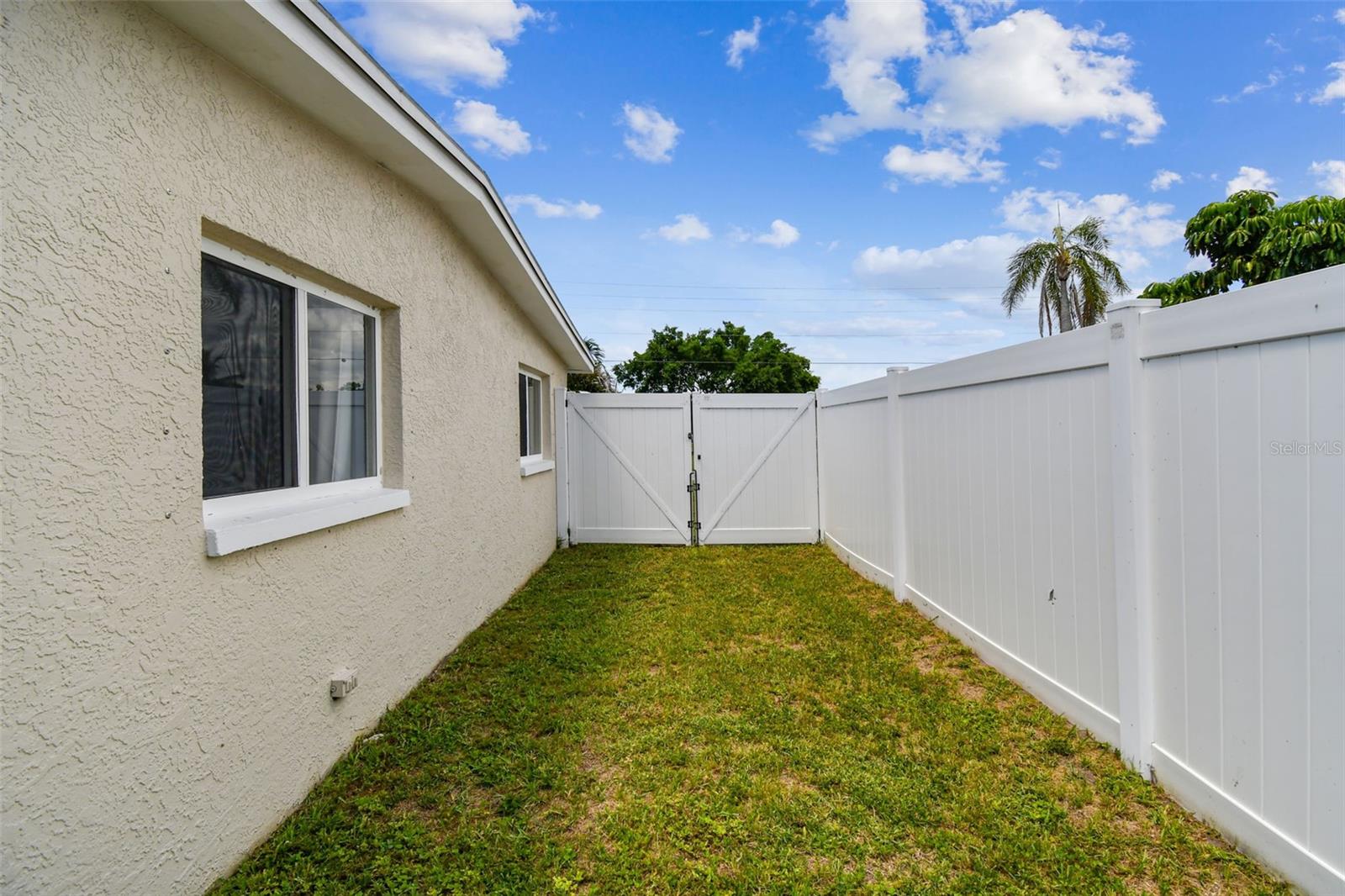 Image 41 of 51 For 10944 106th Avenue