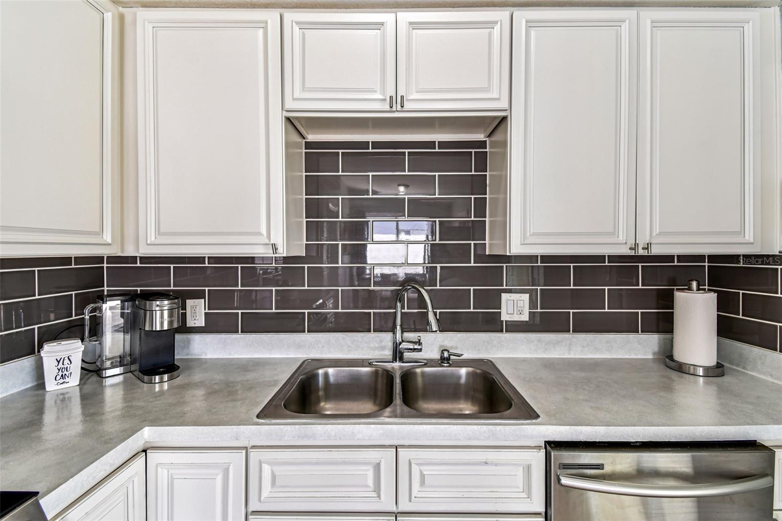 Image 9 of 51 For 10944 106th Avenue