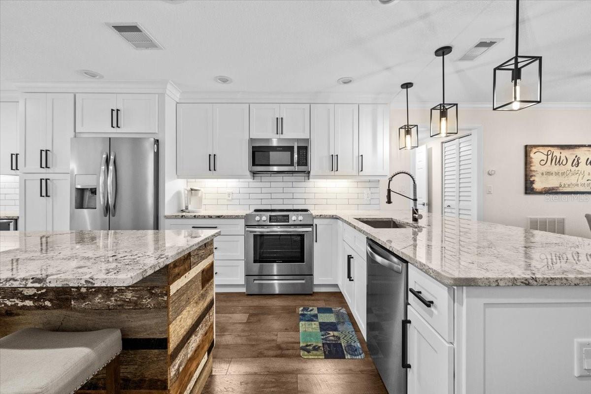 Image 11 of 40 For 4780 Brittany Drive S 111