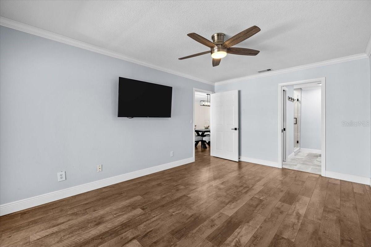 Image 25 of 40 For 4780 Brittany Drive S 111